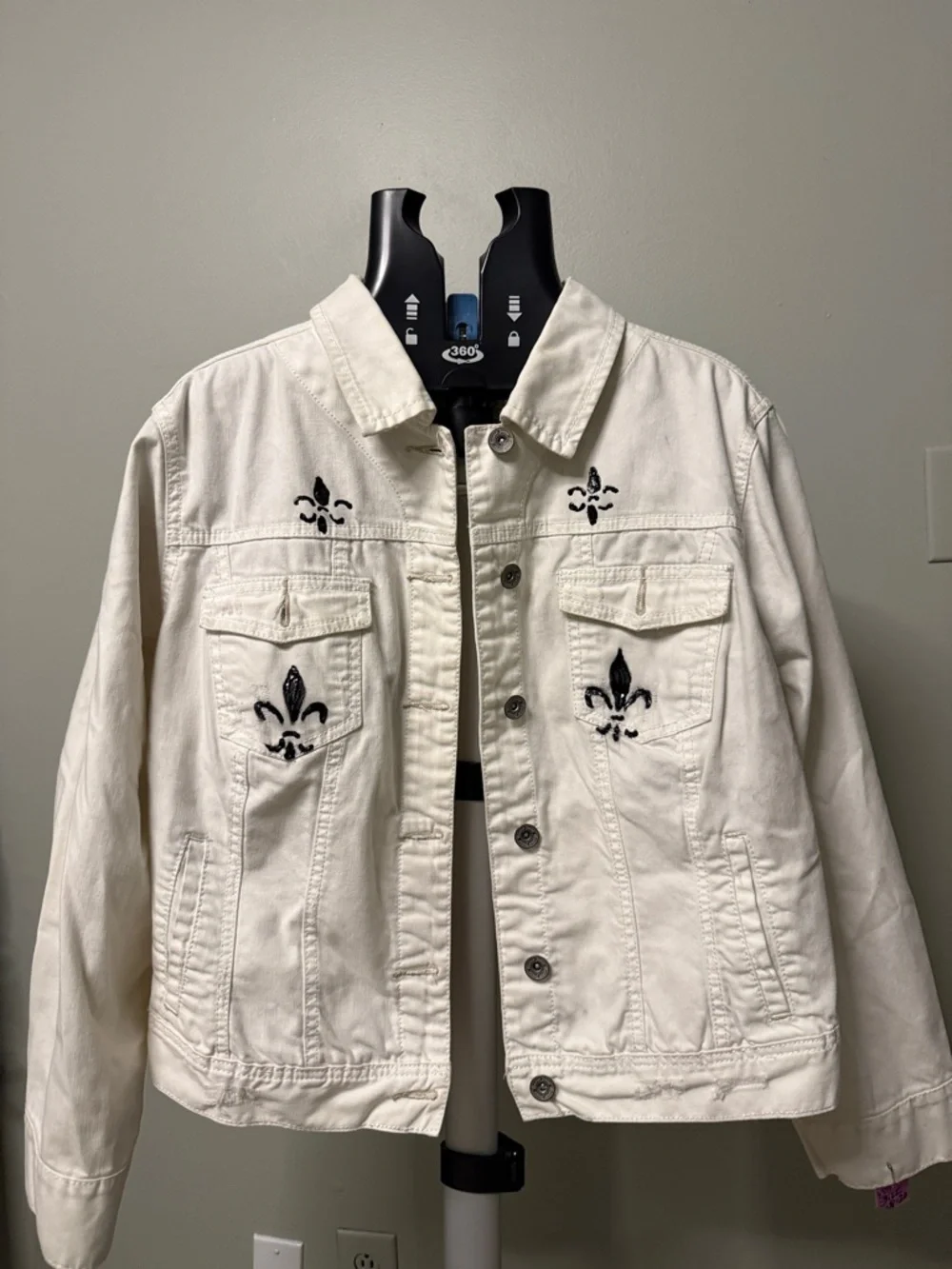 White Painted Denim Jean Jacket with Red Eiffel Design - Picture 2 of 4